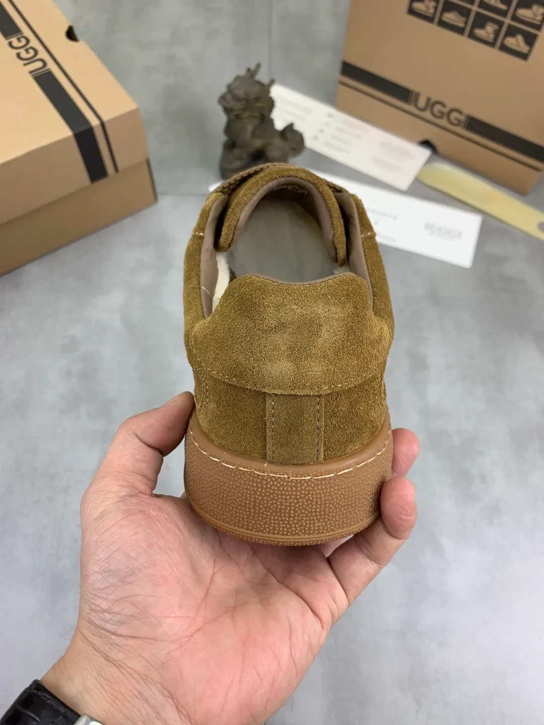 Men's shoes 💰P520 New arrival 🆕🆕🆕 26 new IUGGI men's moral training shoes Winter lace-up low-cut casual men's shoes Outer layer of cowhide, rubber outsole, lining with wool, comfortable and breathable💯 Versatile winter essentials👌 Transform your feet into the brightest "boy"❗️ Size: 39-44 Three colors